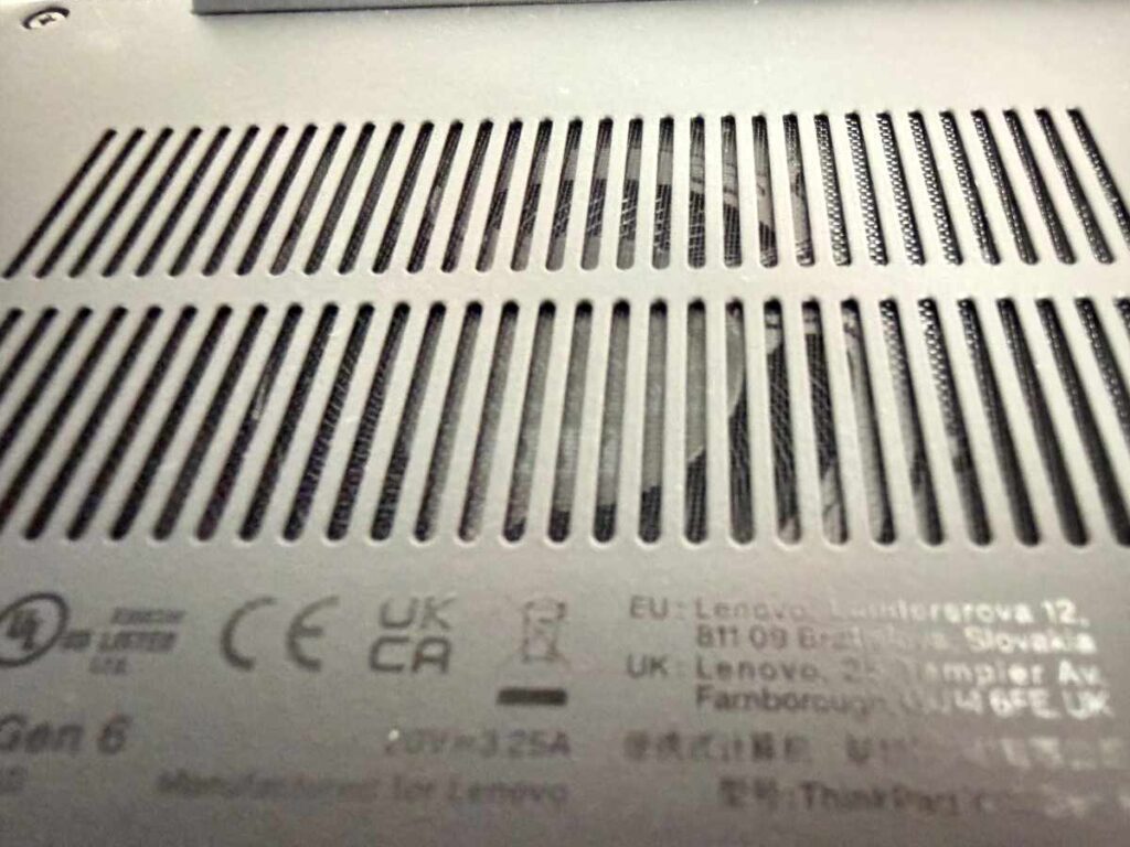ThinkPad X13 Gen 6 底面