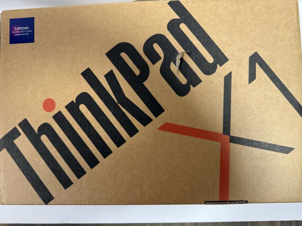 ThinkPad X1 Carbon Gen 13 Aura Edition 箱