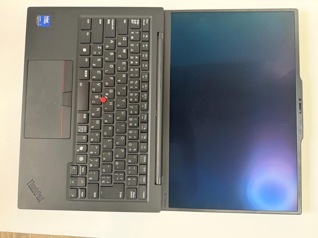 ThinkPad X1 Carbon Gen 13 Aura Edition 開いた状態の全体