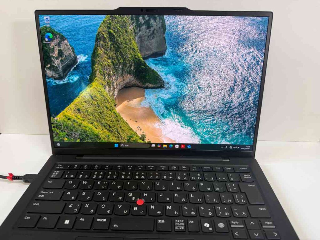 ThinkPad X1 Carbon Gen 13 Aura Edition 正面外観