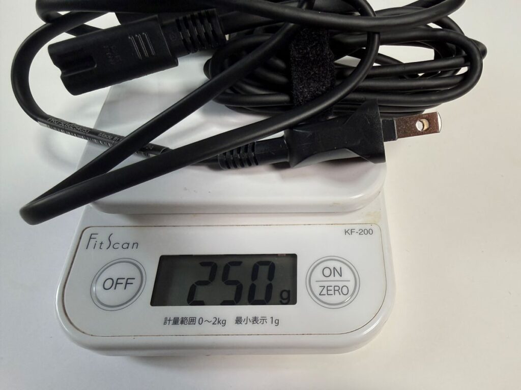 ThinkPad X1 Carbon Gen 13 ACアダプター重量 約250g