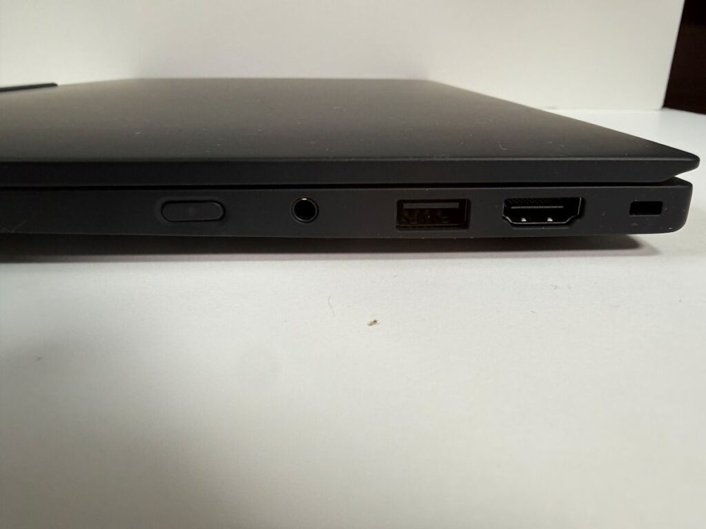 ThinkPad X1 Carbon Gen 13 右側ポート USB-A HDMI