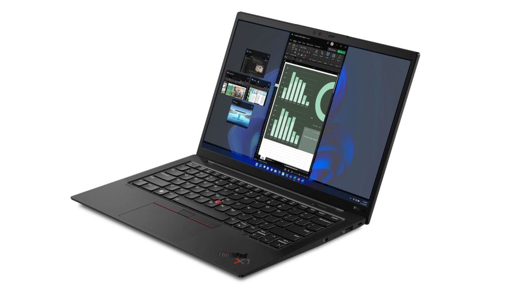 ThinkPad X1 Carbon Gen10を斜め前から見た外観。キーボード、トラックポイント、14インチ画面が見える