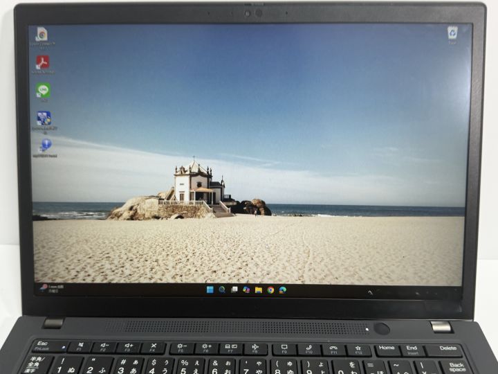 ThinkPad X13 Gen 3を開いた状態の実機写真