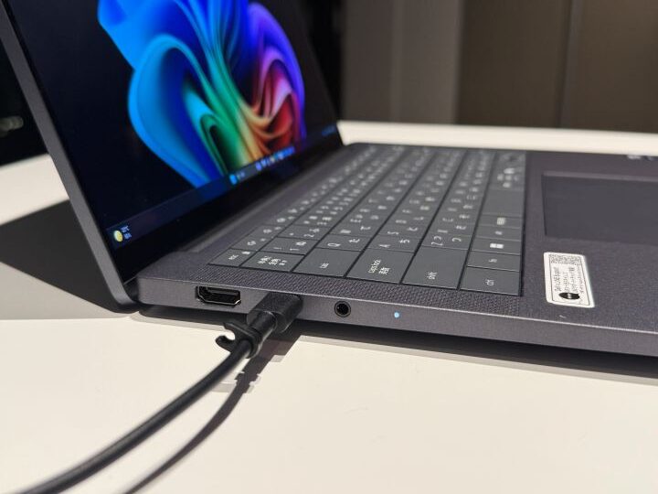 Dell Pro 13 PremiumのHDMI端子とUSB-C端子