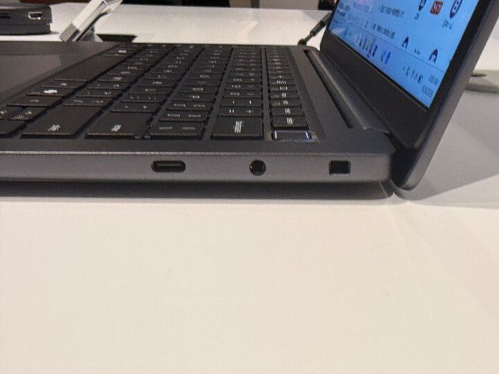 Dell Pro 7シリーズ13の有線LANポートとUSB端子
