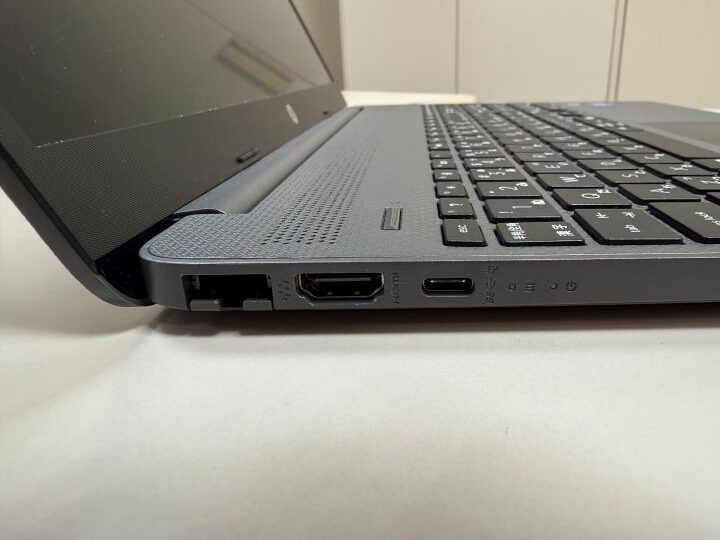 HP 250R G9の左側面にある有線LAN、HDMI、USB Type-C端子