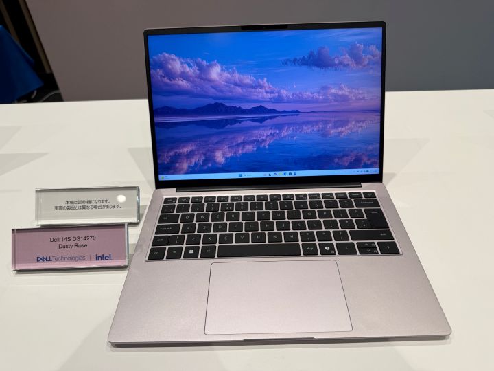 ダスティー ローズのDell 14Sを開いた正面の様子