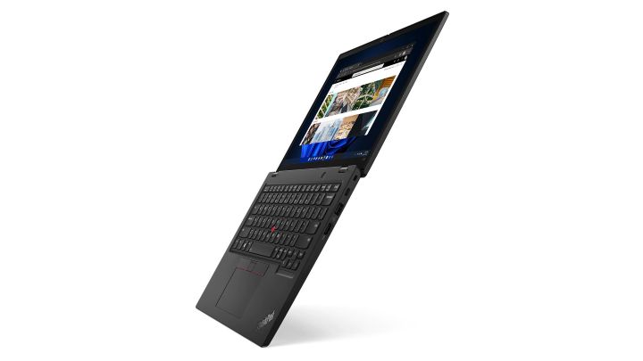 ThinkPad L13 Gen 3を側面から見た外観