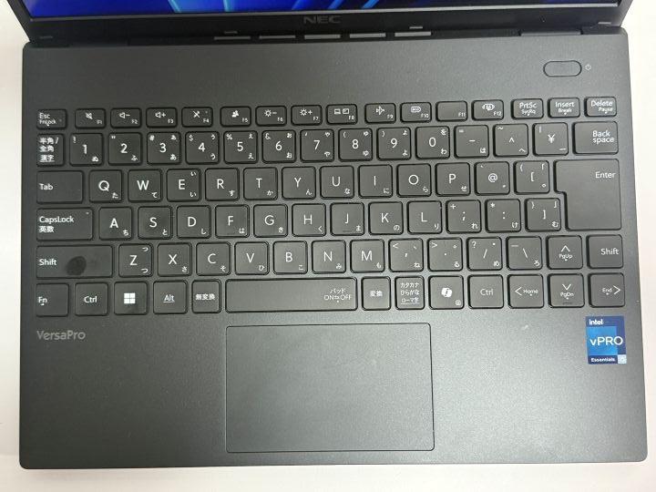 VersaPro タイプVNの日本語キーボード全体とタッチパッド